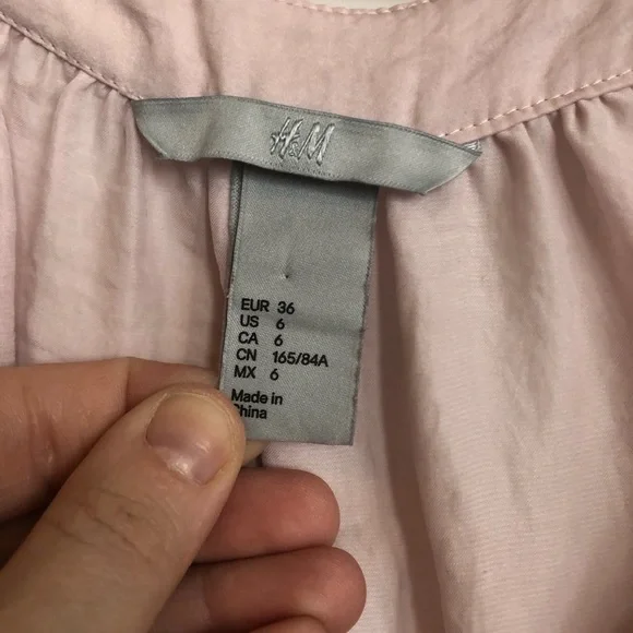 ⭐️💗(H&M) Dusty Pink Blouse - Picture 3 of 5
